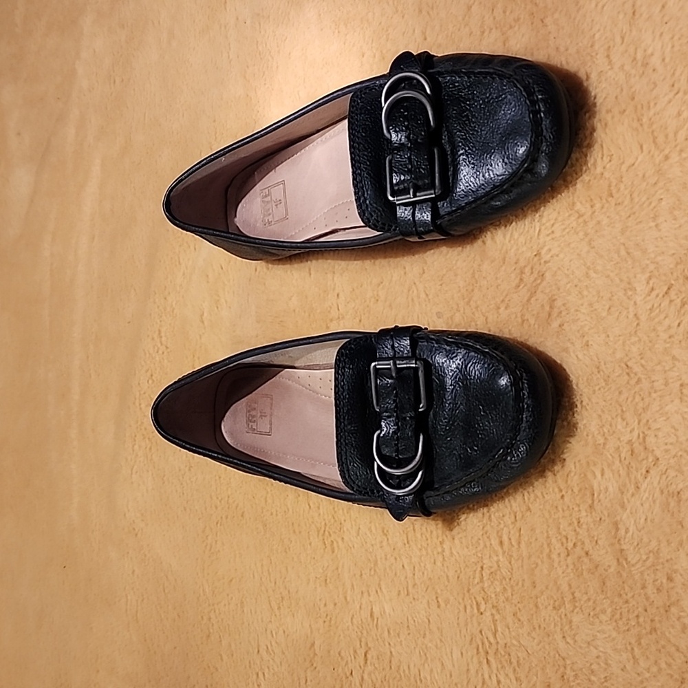 Frye flats